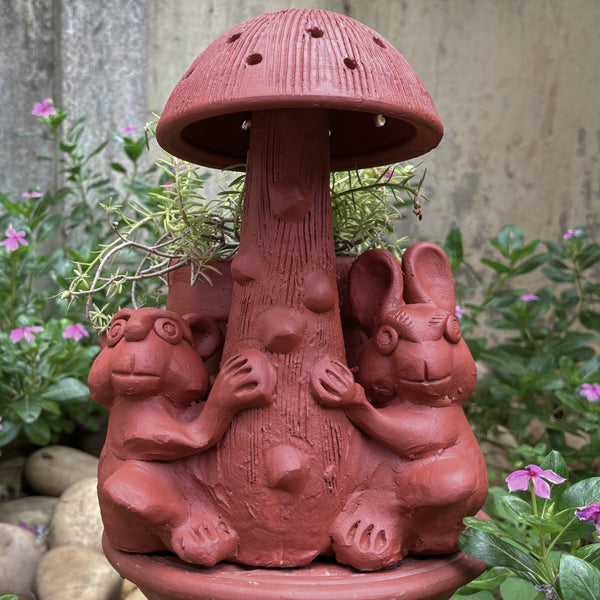 Terracotta Mushroom Planter with Frog & Rabbit Design Rustic Indoor & Outdoor Decor