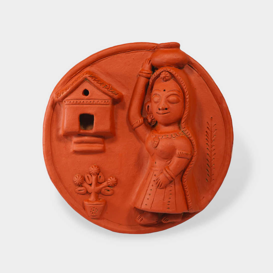 Molela Wall Plate - Woman carrying pot 8"