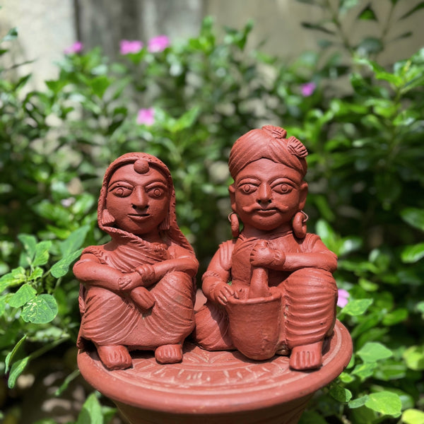 Handmade Terracotta Rural Couple Figurines – Garden & Home Decor Set of 2