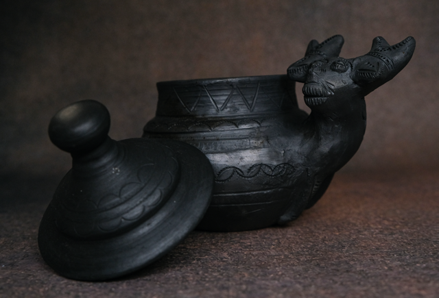 Sawai Madhopur Black Terracotta Jar - Deer
