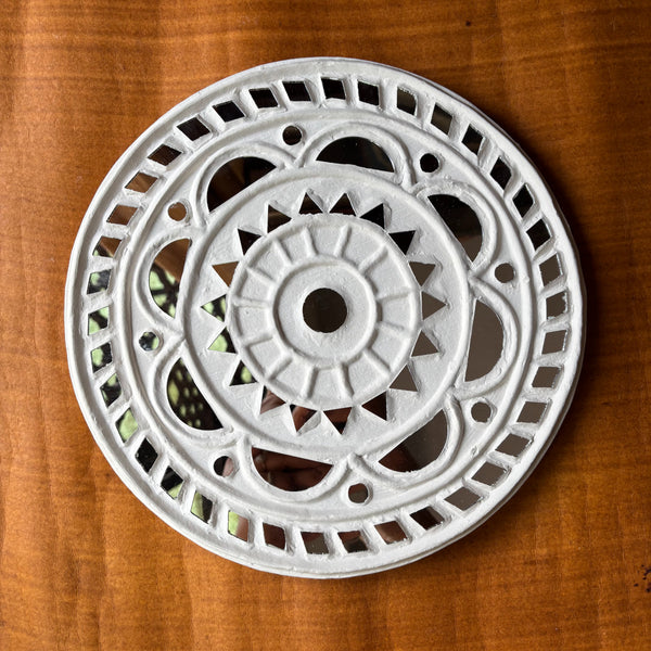 Traditional Round Mandala Lippan Art – 10"