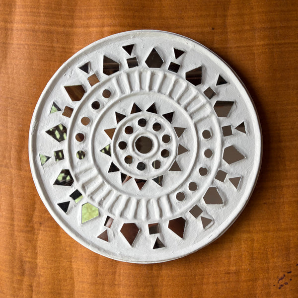 Traditional Round Geometric Lippan Art Frame – 10"