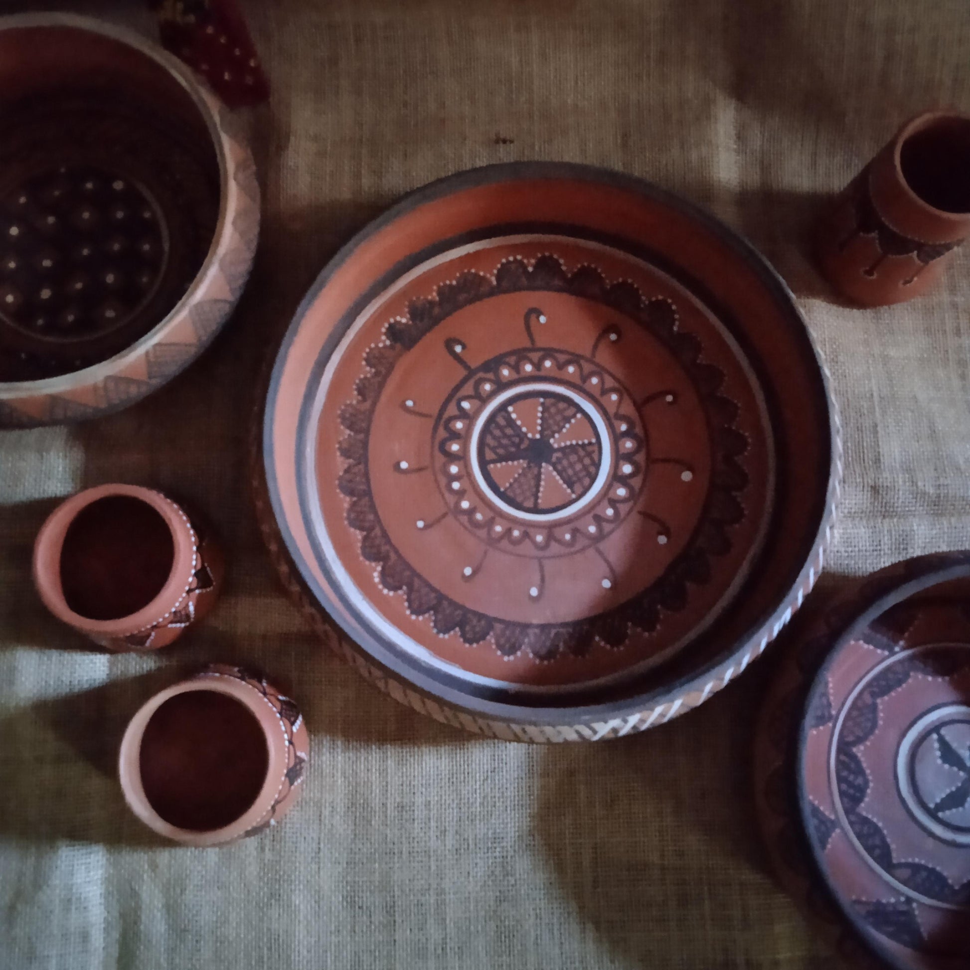 Gundiyali Terracotta Hand-painted Serving Platter - 11 Inch
